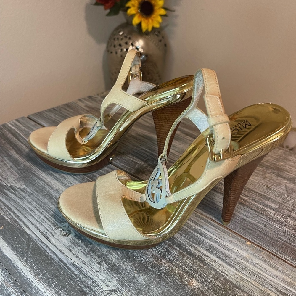 Michael Kors Cream/Gold High Heels Size 8 - Picture 5 of 9